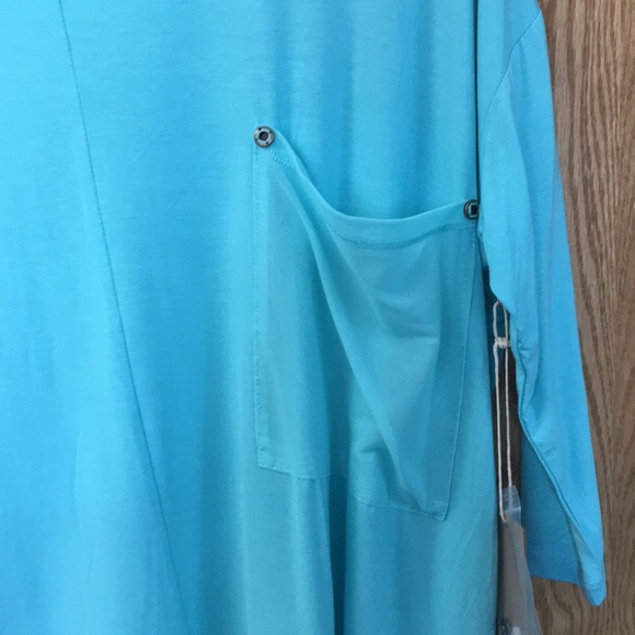 Turquoise color 3/4 sleeve top - Picture 3 of 3
